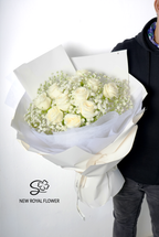 Eternal White Grace（11 white rose bouquet）
