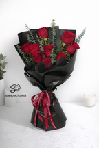 9 ROSE BOUQUET WITH EUCALYPTUS