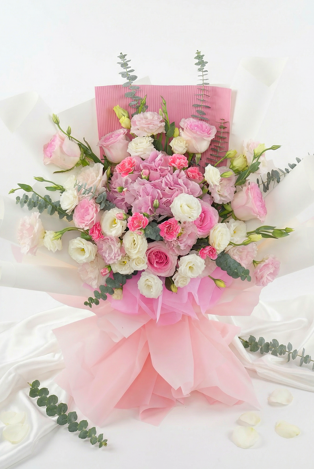 Pink Whisper – Luxury Garden Bouquet