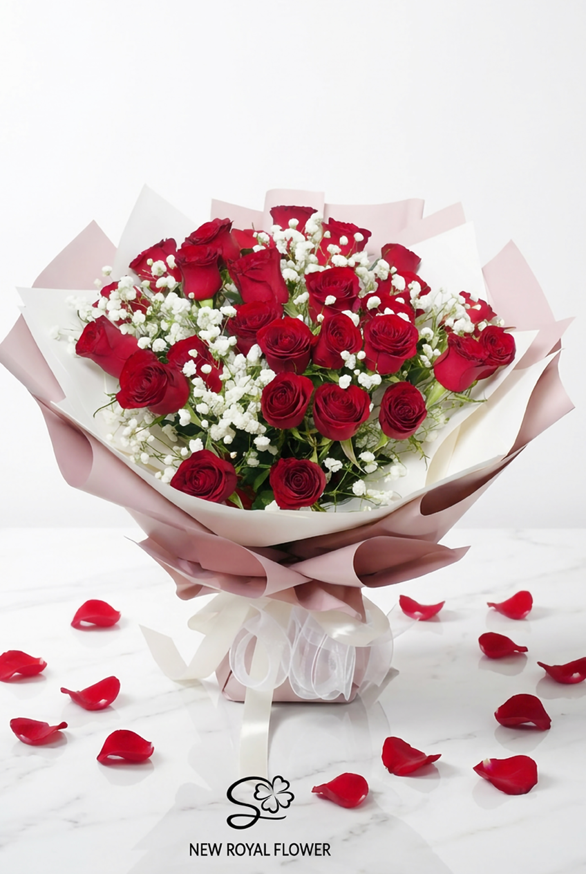 Eternal Passion – 33 Red Roses