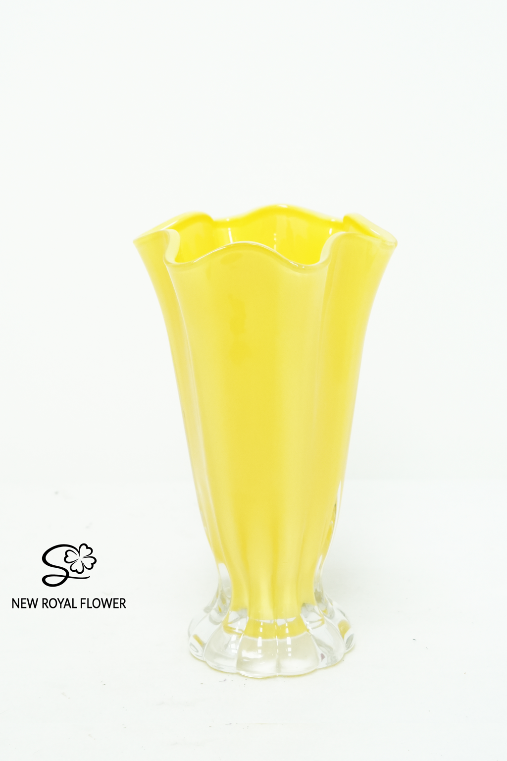 Elegant Fluted Glass Flower Vase