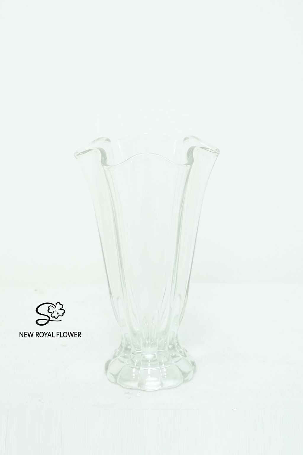 Elegant Fluted Glass Flower Vase